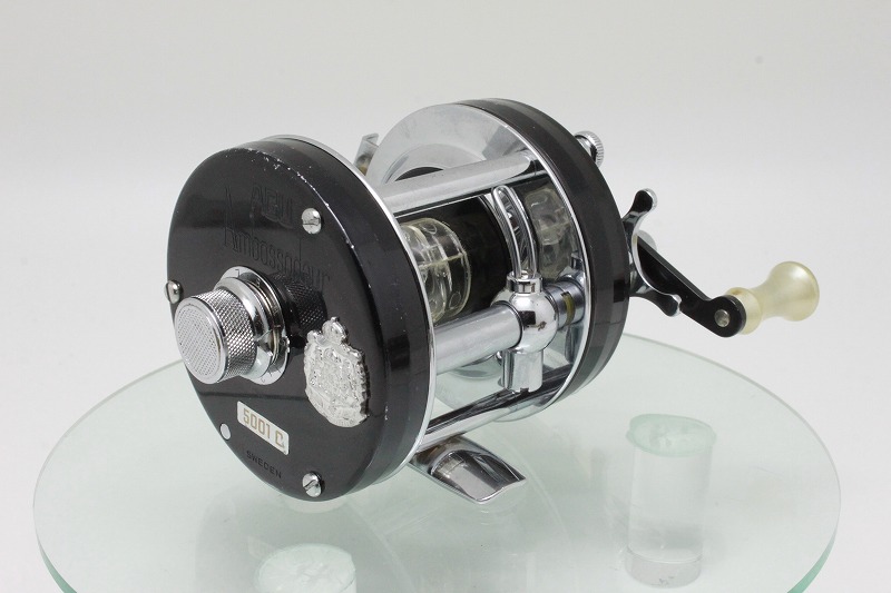 Left or Right hand Baitcasting reel?